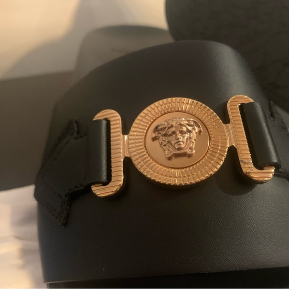 NIB Versace Pool Slides Vitello Nero-Oro Black with Gold Medusa